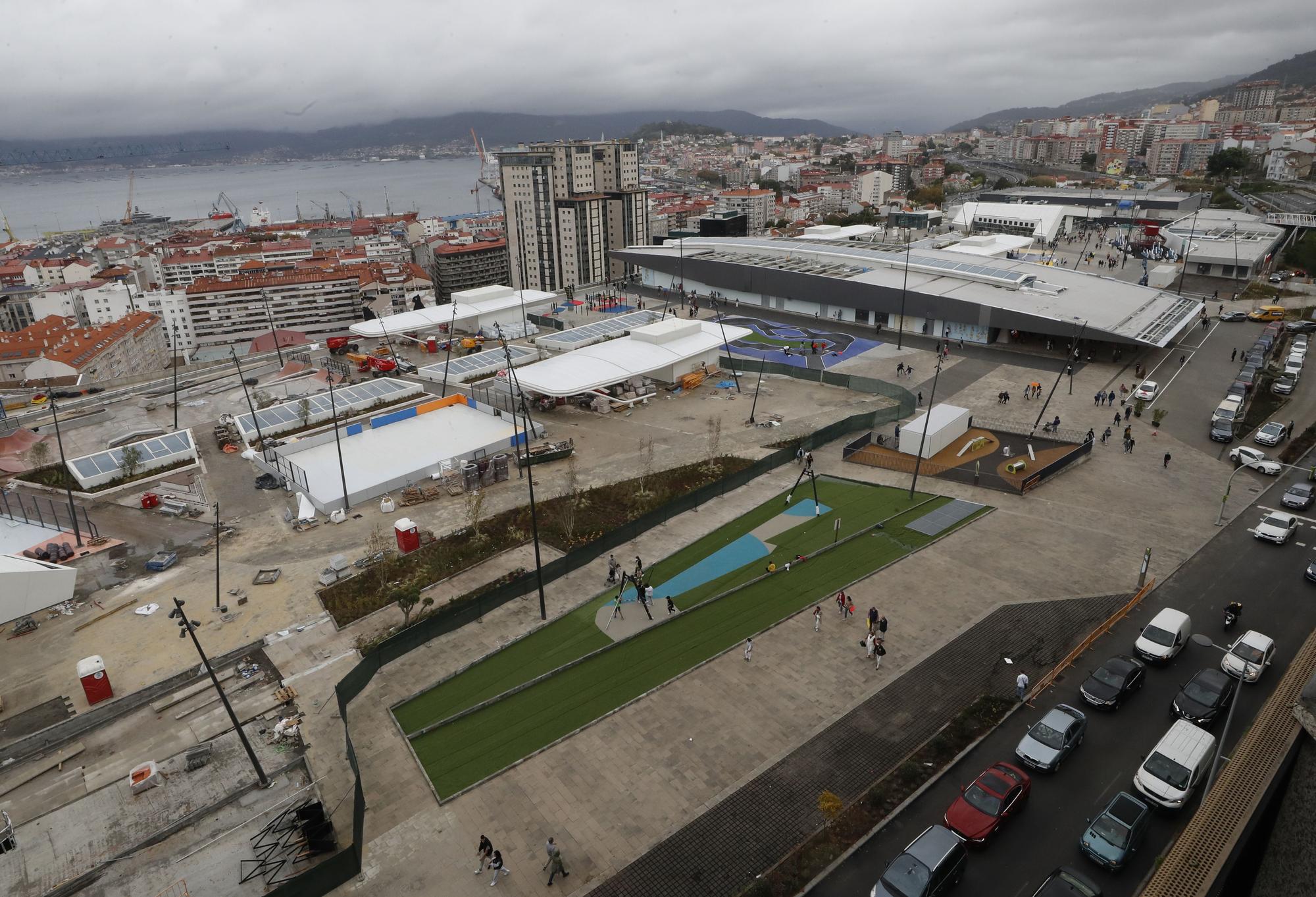 Vialia se llena en su primer sábado gracias a la lluvia