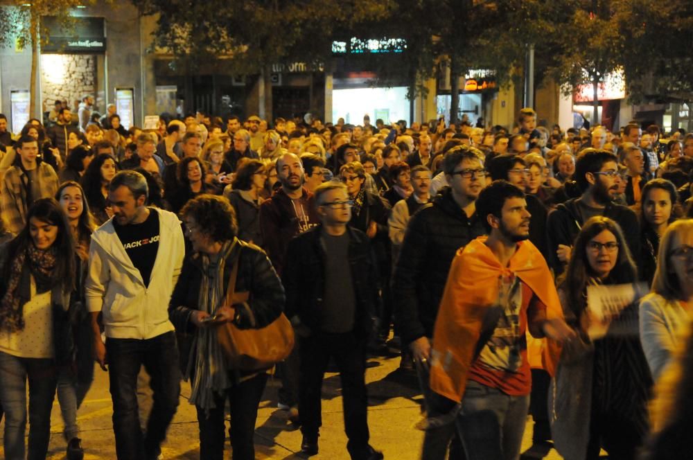 Uns 5.000 manresans surten al carrer per reclamar la llibertat dels exconsellers