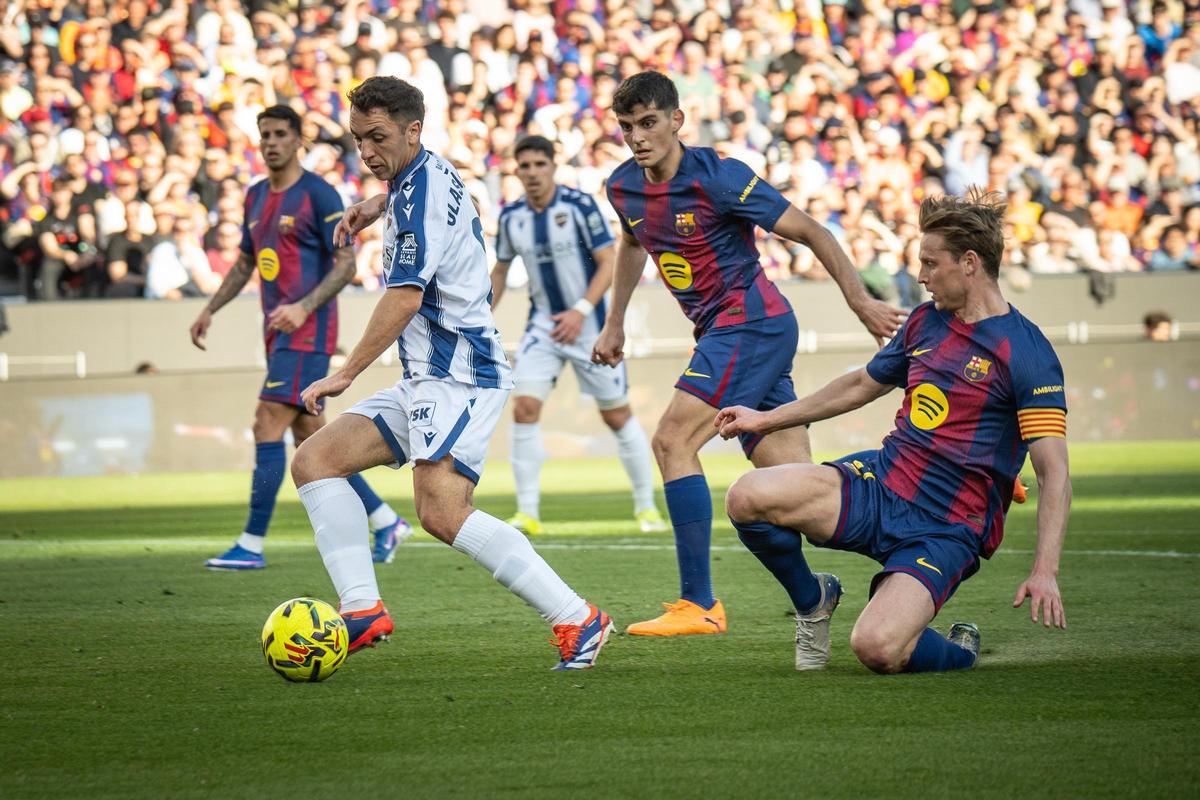 Olasagasti falla un mano a mano ante Joan García.