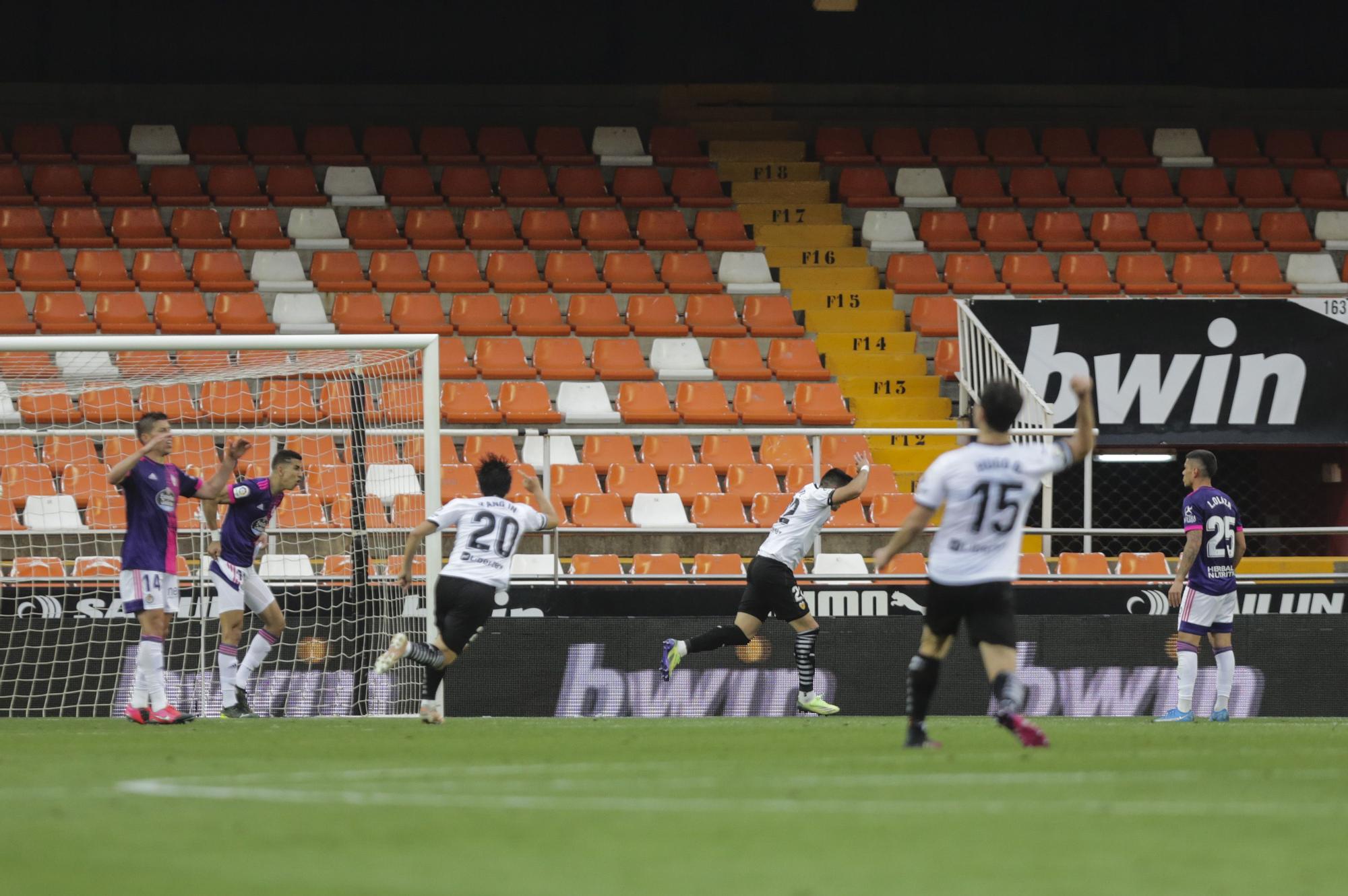 Las imágenes de la victoria del Valencia frente al Valladolid en Mestalla