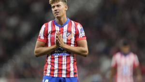 Atletico Madrids Marcos Llorente reacts during the La Liga soccer match between Atletico Madrid and Real Madrid at the Metropolitano stadium in Madrid, Spain, Sunday, Sept. 29, 2024. (AP Photo/Bernat Armangue)