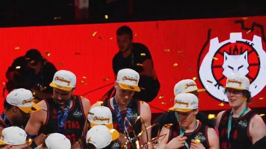 El Rytas Vilnius levantan la copa del BCL