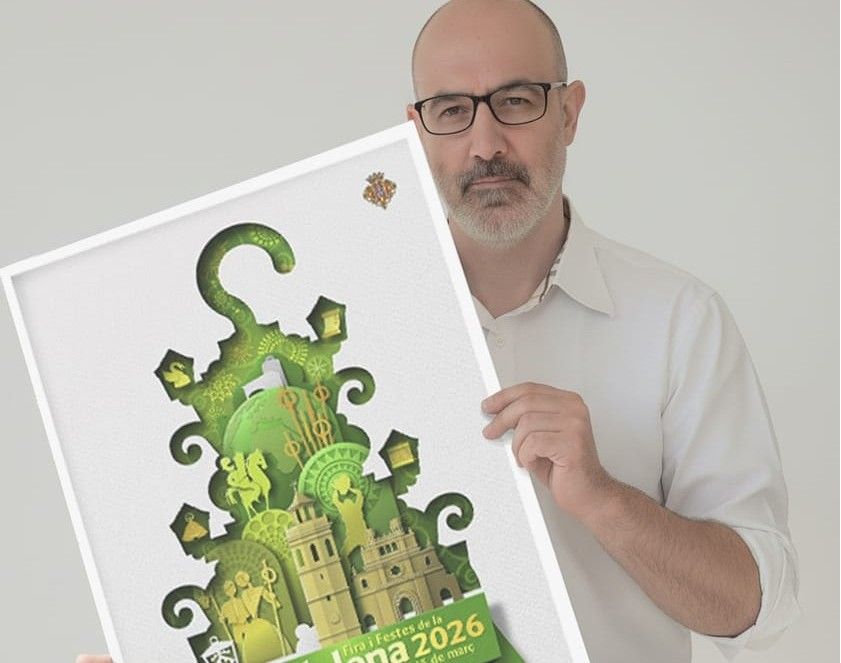 Ingelmo, con el cartel ganador.