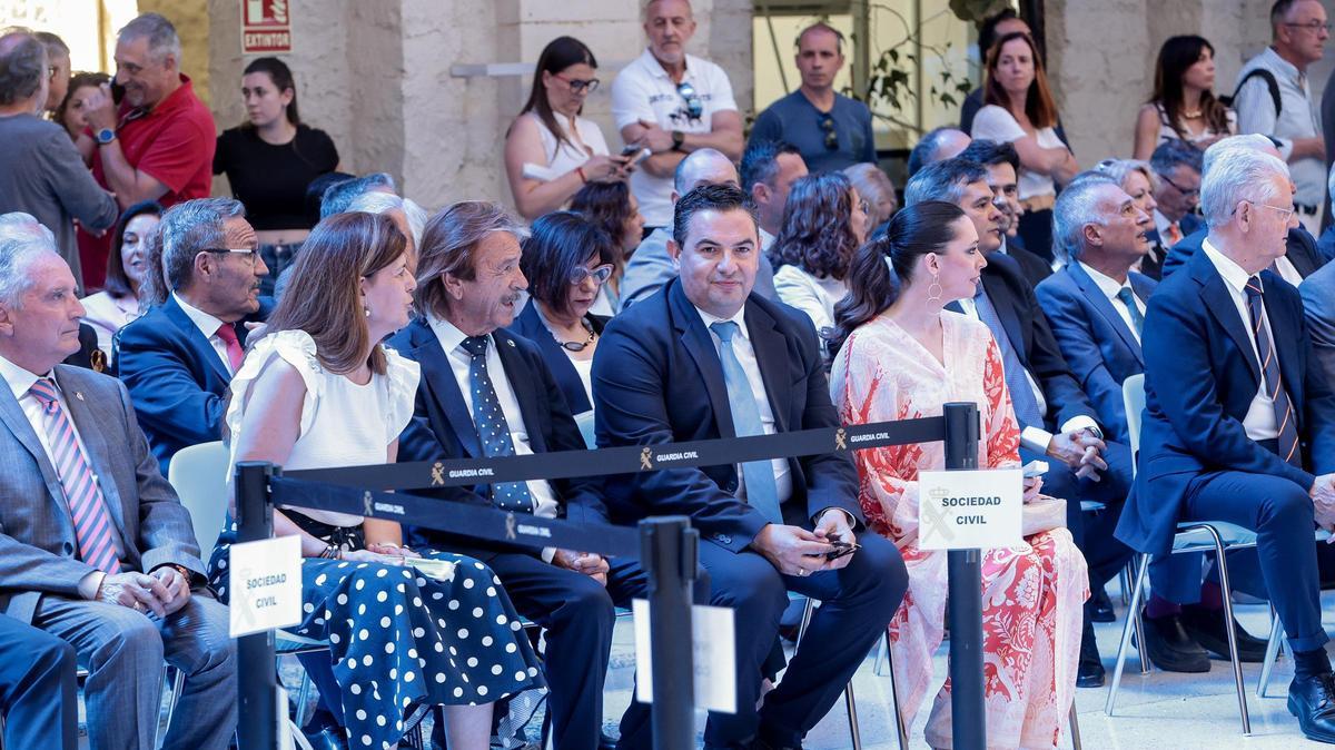 Toma de posesión de Francisco Poyato Sevillano como jefe de Comandancia de la Guardia Civil de Alicante