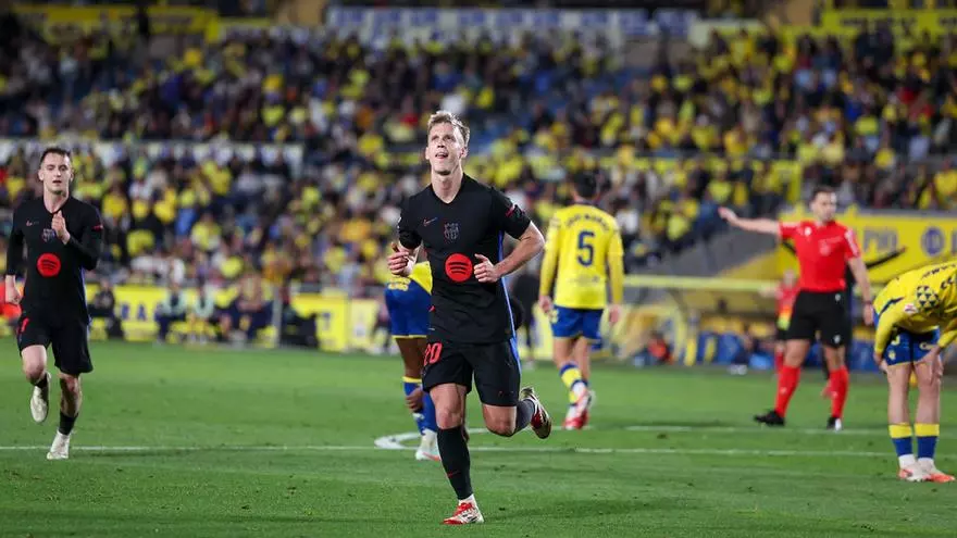 Golazo de Dani Olmo, que recibe un gran pase de Lamine