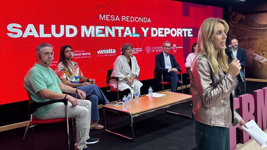 Pilar Torrez Díez, concejal de Bienestar Social, Familia y Salud, del Ayuntamiento de Murcia, en la presentación del acto.