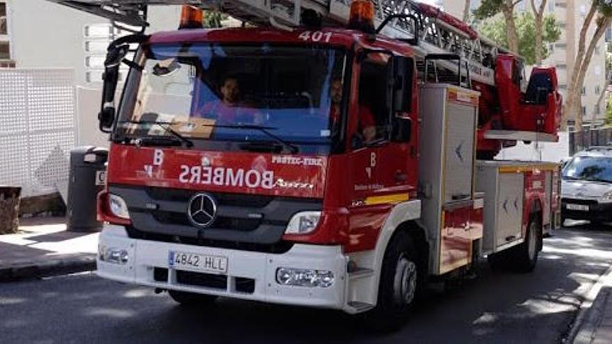 Nueve intoxicados en el incendio de un edificio de nueve plantas en Palma