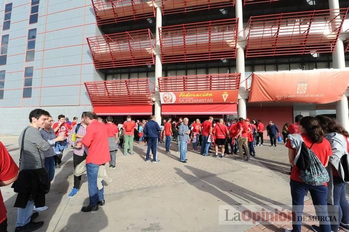 Tensión en la puerta de Nueva Condomina