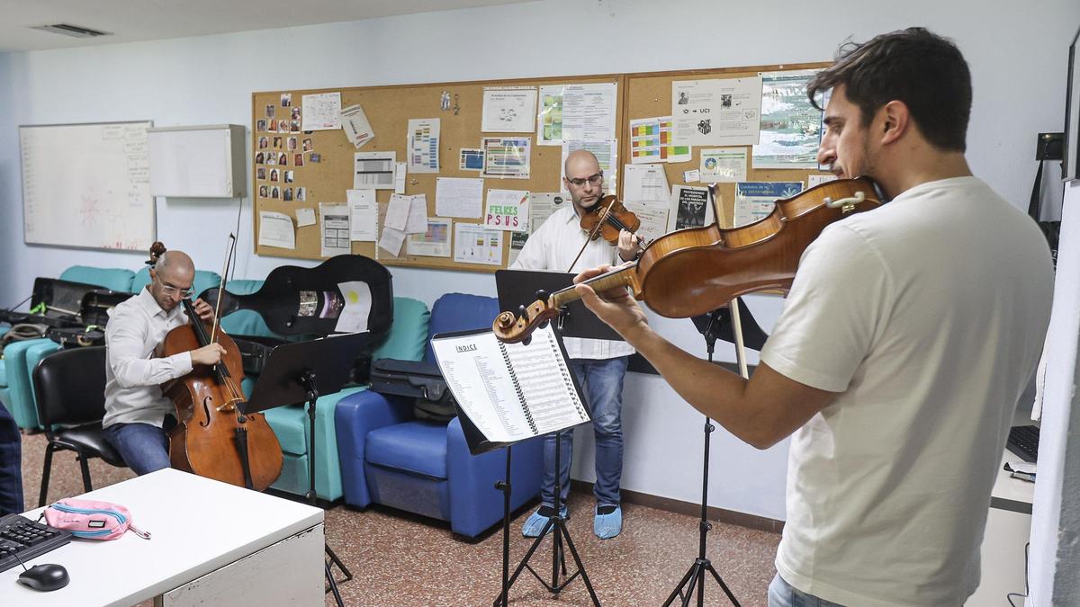 La orquesta ADDA Simfónica lleva la música al Hospital de Sant Joan
