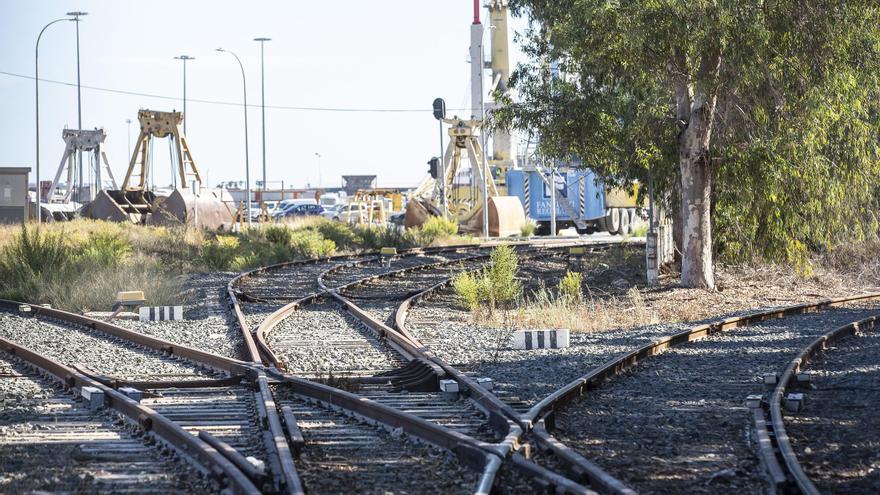 El acuerdo para retirar las vías del litoral de Alicante está a expensas de un convenio entre el Ministerio de Transportes y el Ayuntamiento