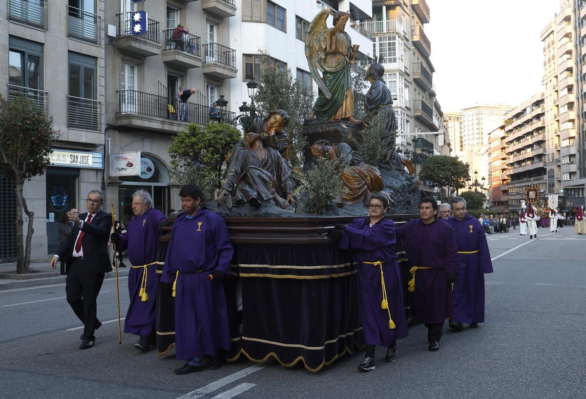 La procesión del Jesús del Silencio recorrió el centro de la ciudad