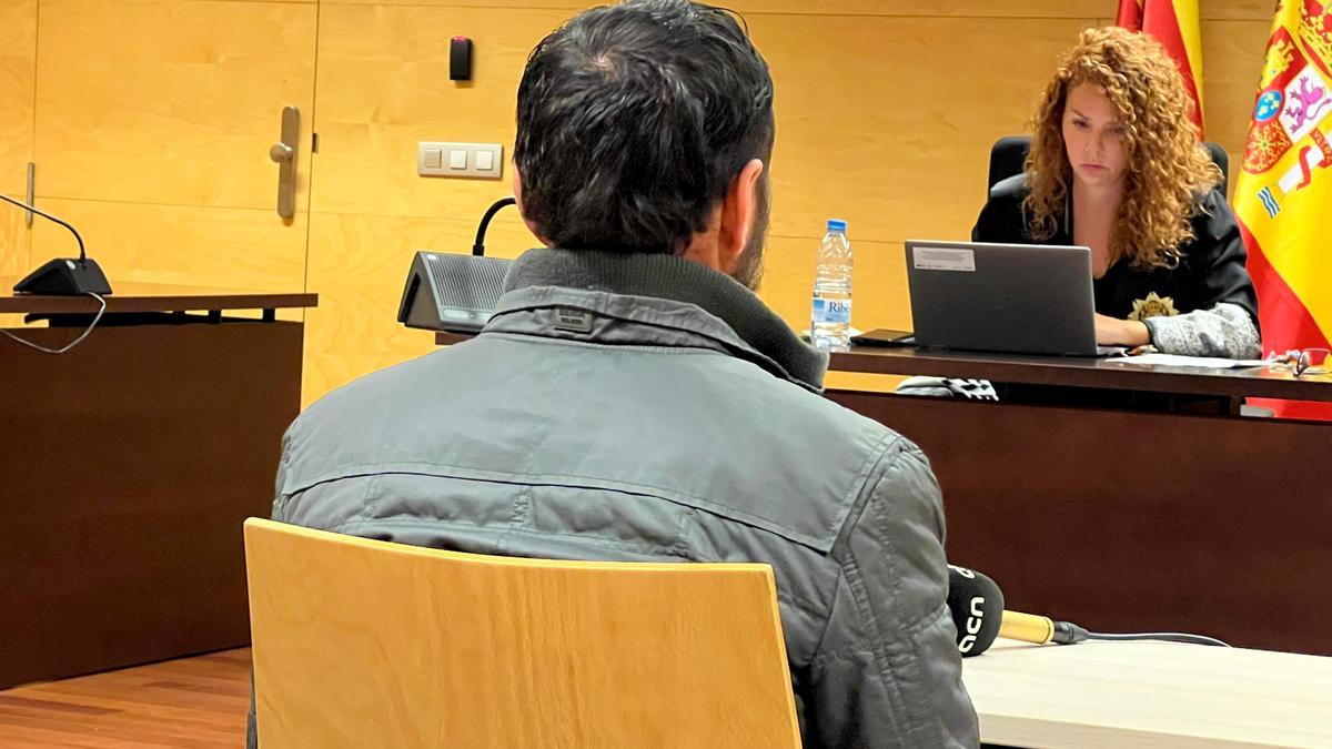 L&#039;acusat d&#039;abusar de la seva neboda de segon grau durant la declaració a la secció quarta de l&#039;audiència de Girona