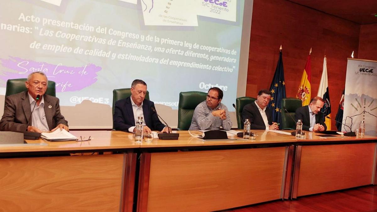 Un momento de la presentación de las jornadas en la sede capitalina de Cajasiete.