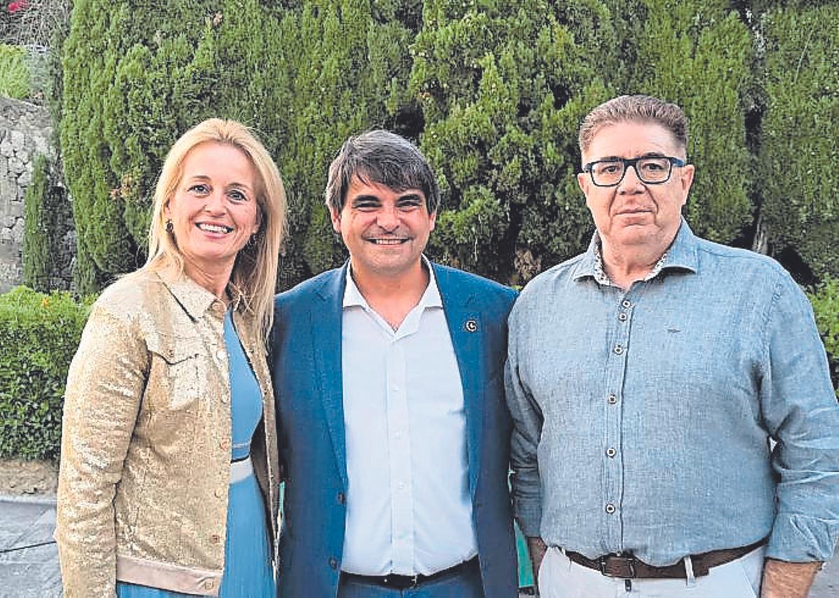 Maria Dolors Caldentey, José Reyes y Antoni Benassar.