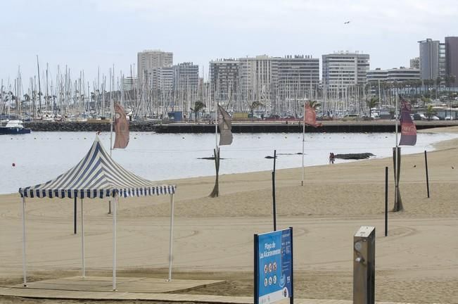 CONTAMINACION EN LA PLAYA DE LAS ALCARAVANERAS