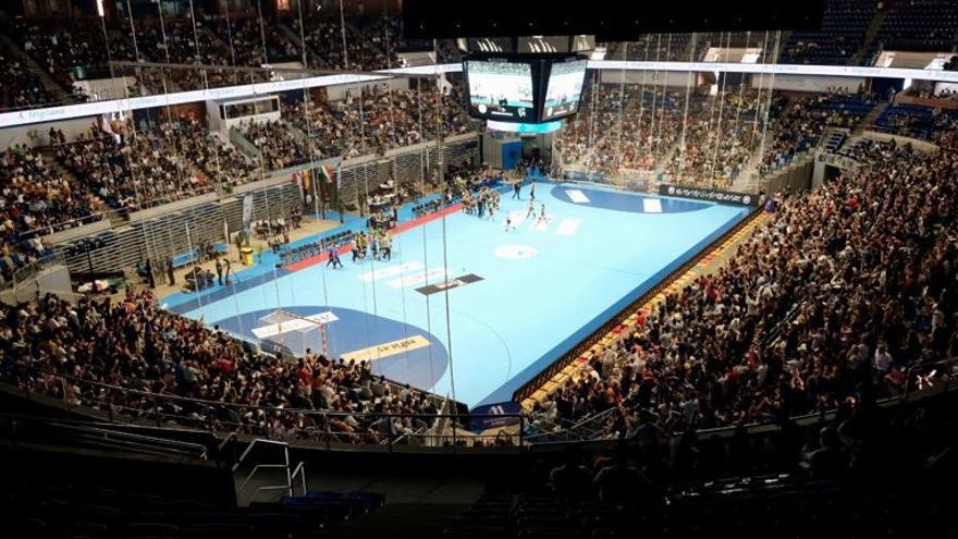 El Carpena bate el récord de asistencia en un partido de balonmano femenino: 7.183 espectadores