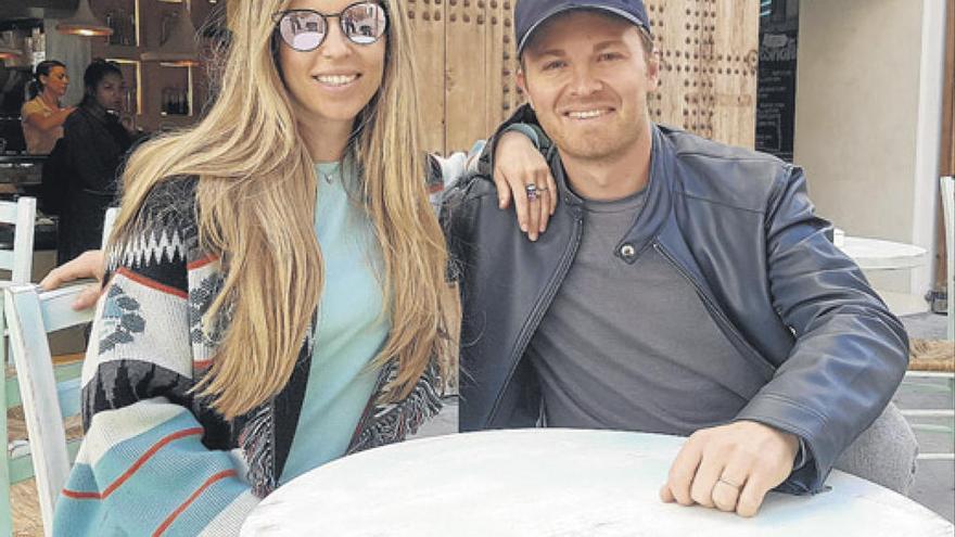 Nico Rosberg con su mujer en Ibiza.