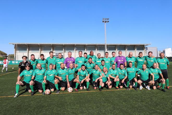 Todas las fotos del partido entre la Penya de Sant Jordi y el Ajax de Ámsterdam