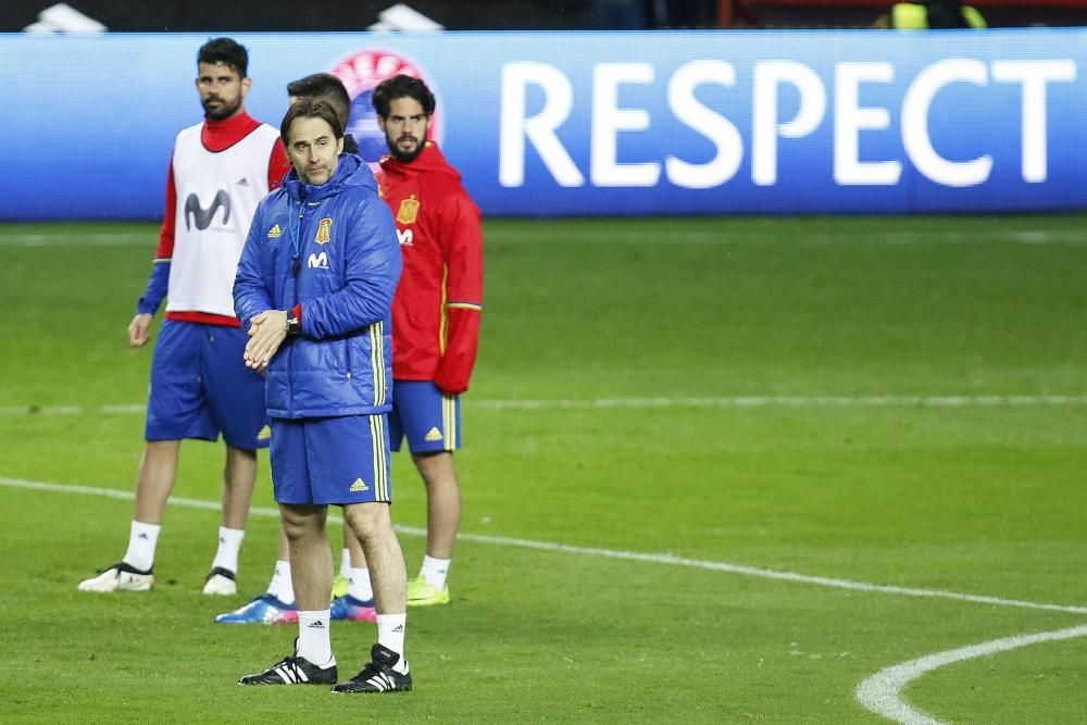 Entrenamiento de la selección española en El Molinón.