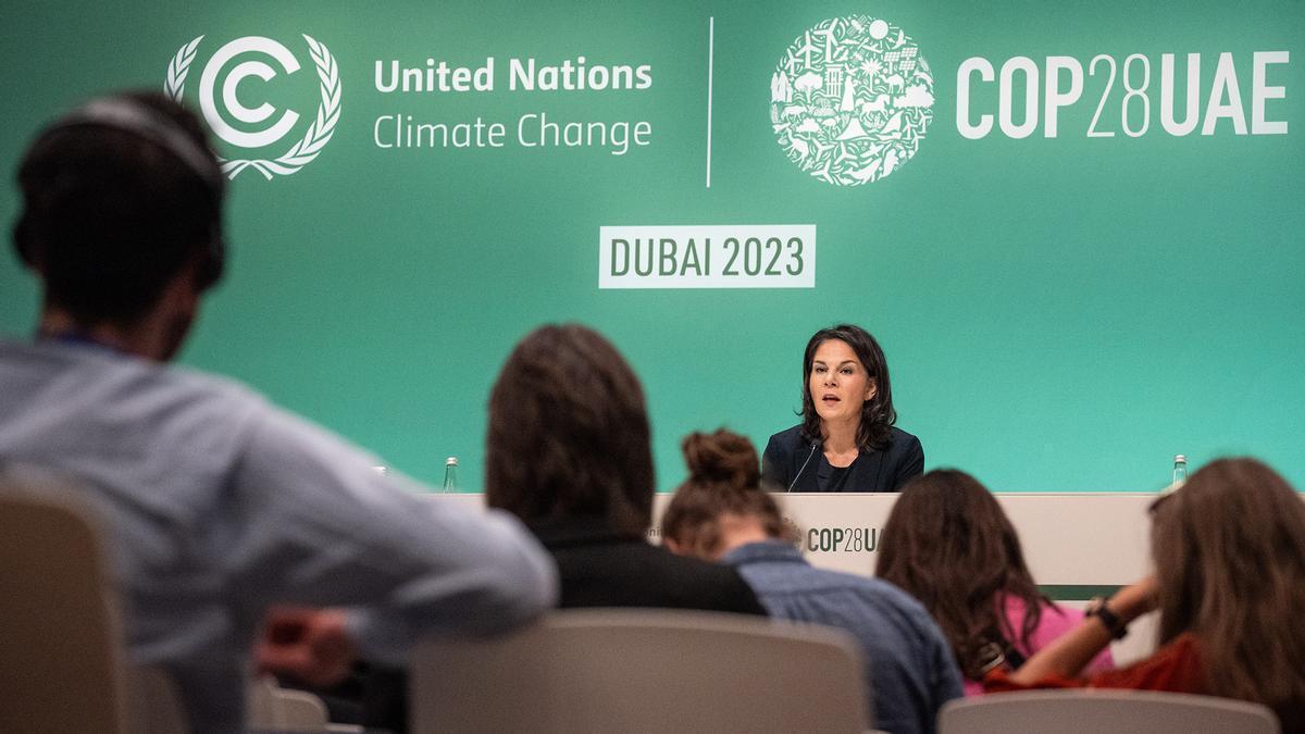Annalena Baerbock, ministra de Asuntos Exteriores de Alemania, en conferencia de prensa en el COP28 de Dubái.