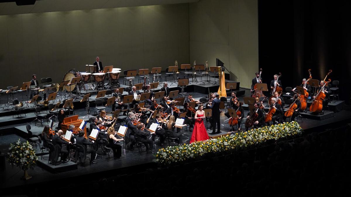 La soprano Chen Reiss con la ROSS