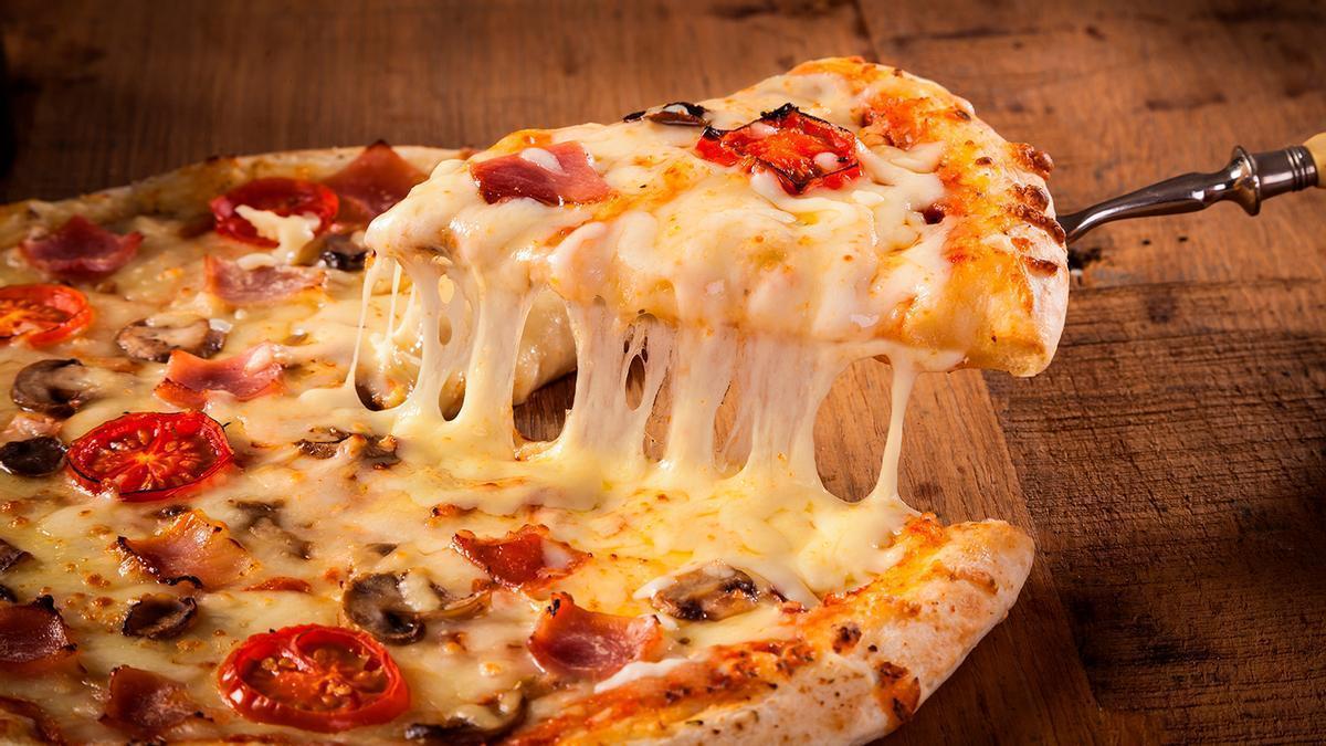 Así es como se escribe y se pronuncia la palabra pizza en español (y no es como lo hacías)