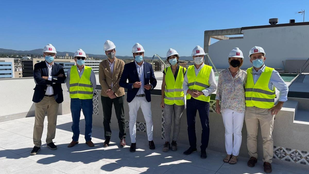 Ängel Pimentel, durante su visita de este jueves a las obras del futuro hotel en la calle Fernando de Córdoba.