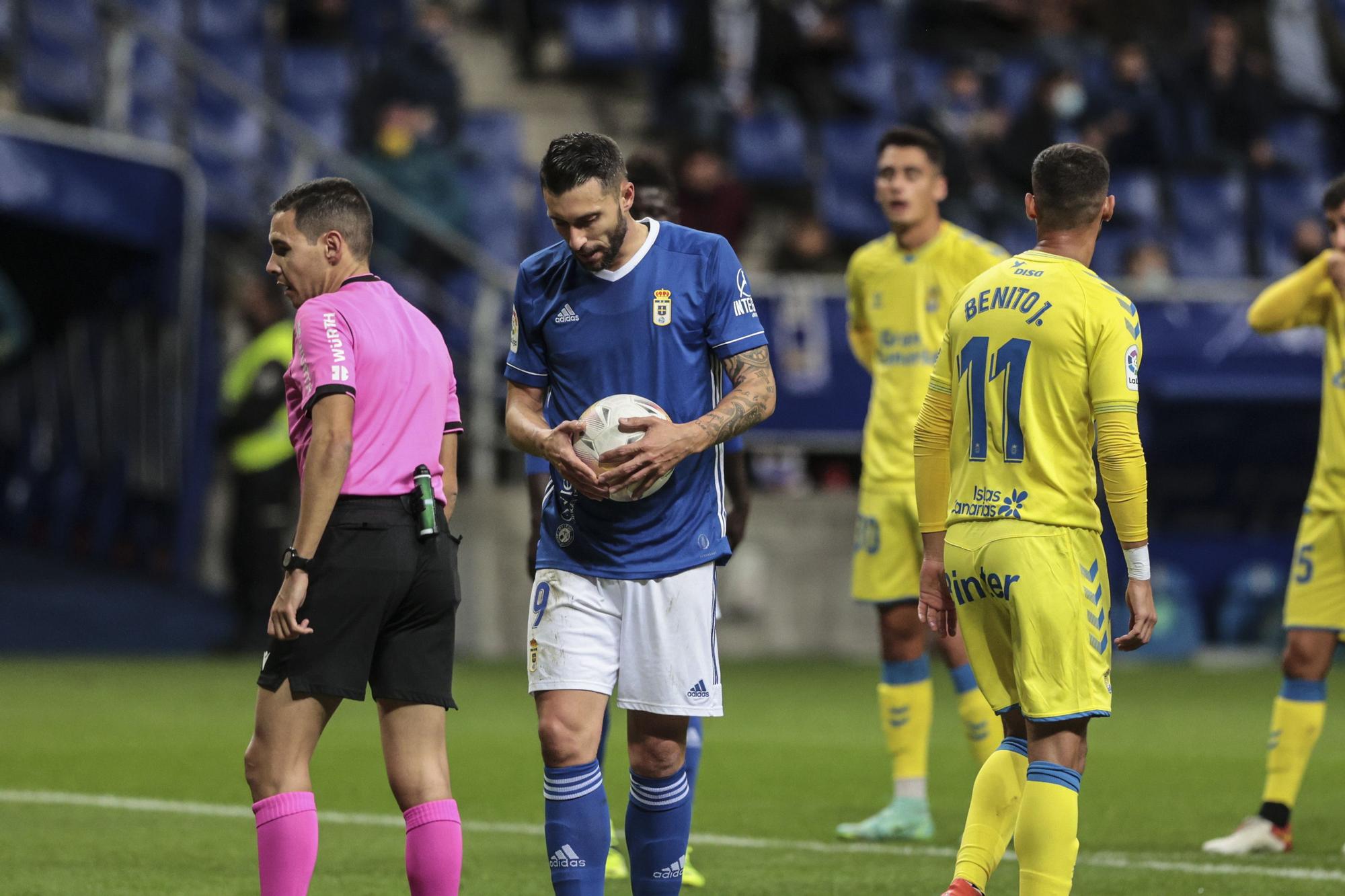 En imágenes: así fue el empate entre el Real Oviedo y Las Palmas