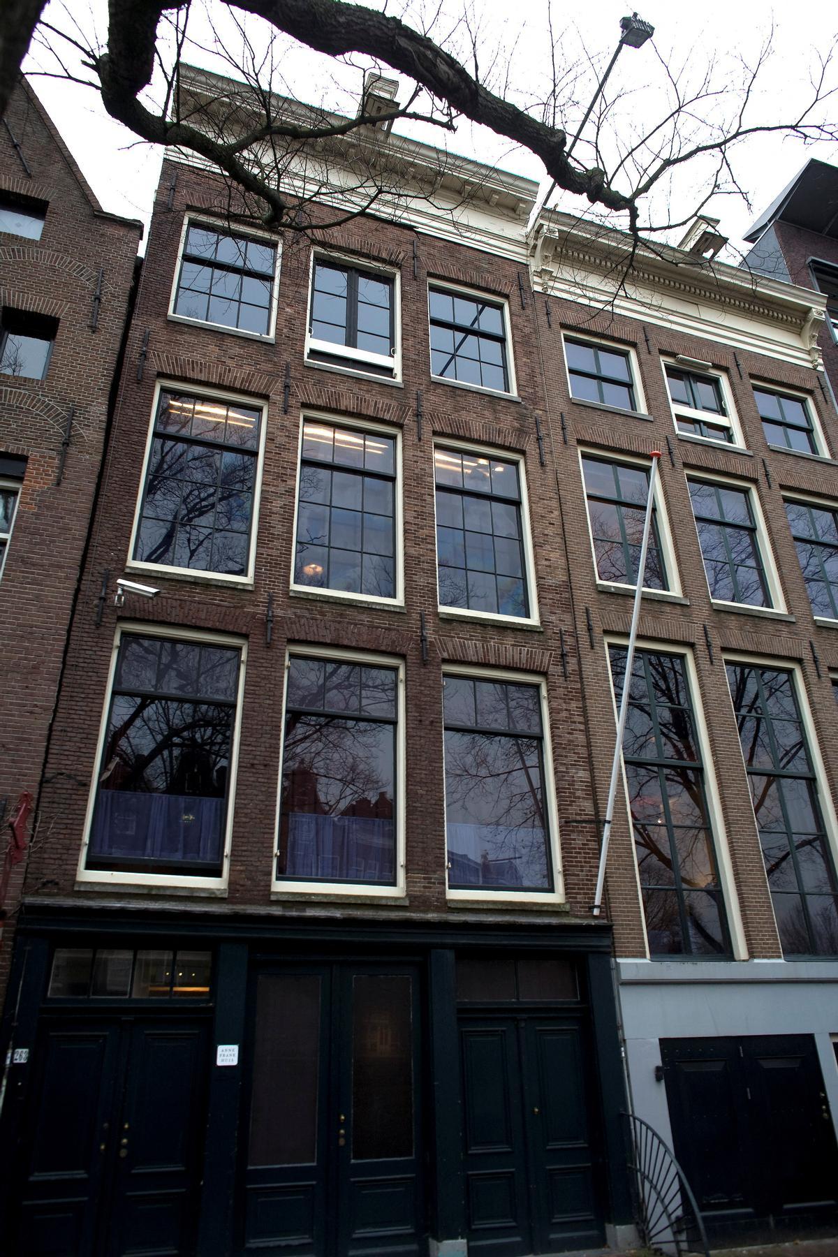 Fachada de la casa en la que Ana Frank y su familia estuvieron ocultos de los nazis en Ámsterdam.