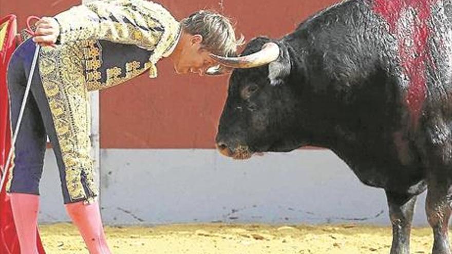 Triple salida a hombros de Julio Benítez, Manuel Díaz y Javier Benjumea