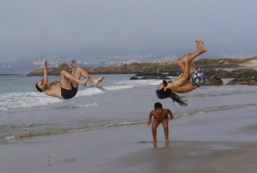 Las imágenes sin mascarilla de las portadas de FARO en 2020