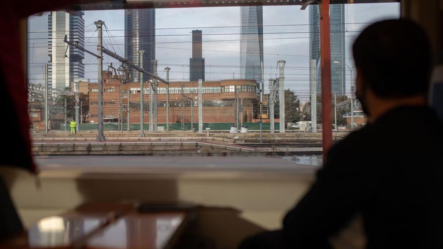 Los usuarios del AVE de Zamora piden que los bonos de tren a Madrid queden para siempre