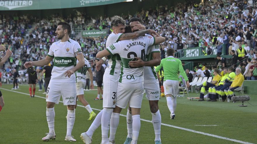 Elche-Cádiz: Regalo, resbalón y remontada
