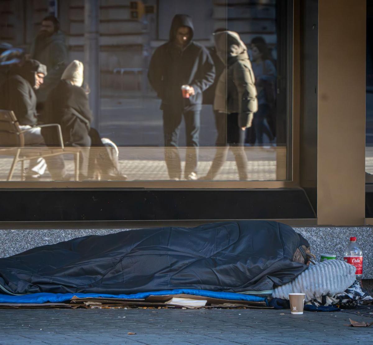 Gairebé 400 persones sense llar van rebutjar ser allotjades en l’operació fred