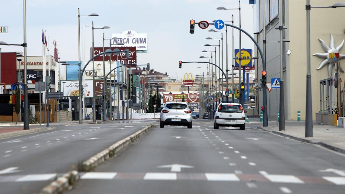 La zona comercial de Alfafar, uno de los municipios confinados