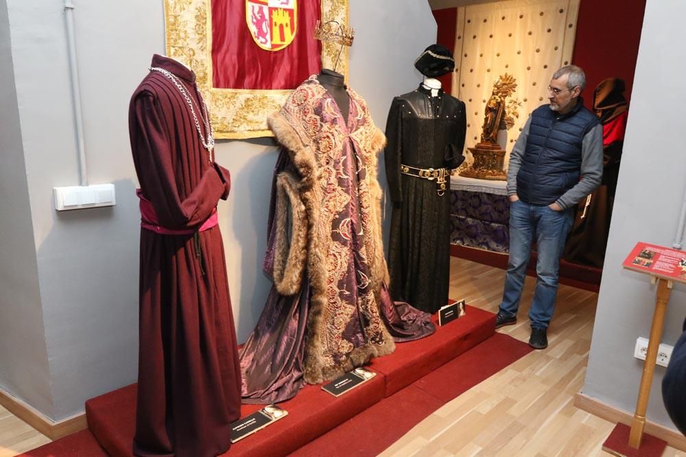 Exposición Moda y época de Isabel la Católica
