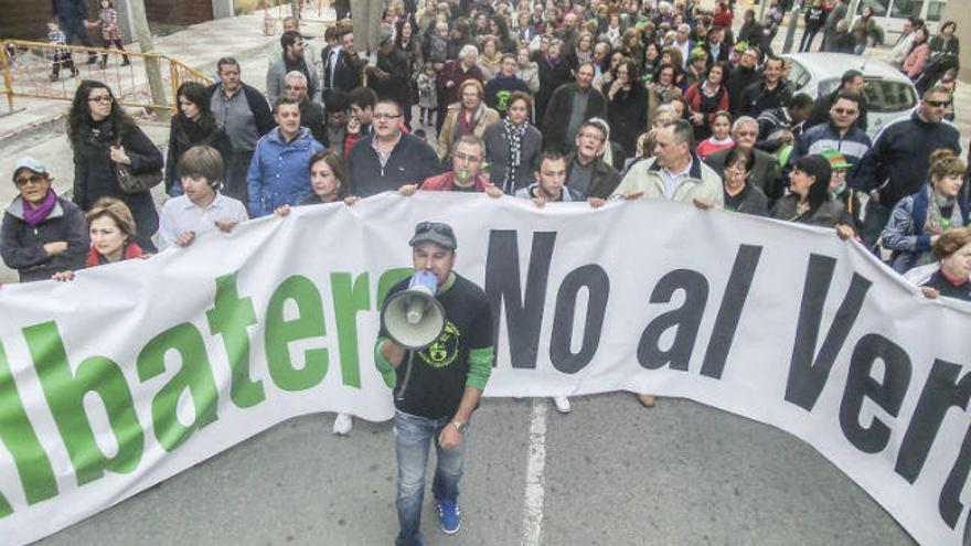 Una protesta de vecinos en contra de ubicar la planta en el municipio de Albatera