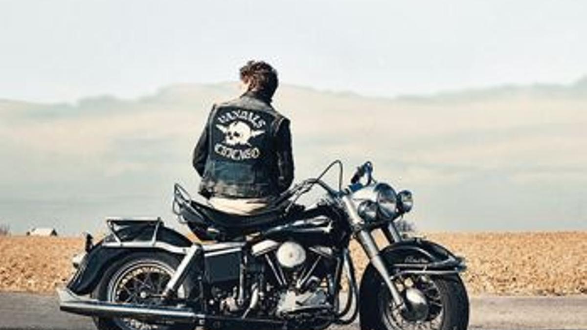 Austin Butler en una imagen promocional de ‘Bikeriders. La ley del asfalto’.