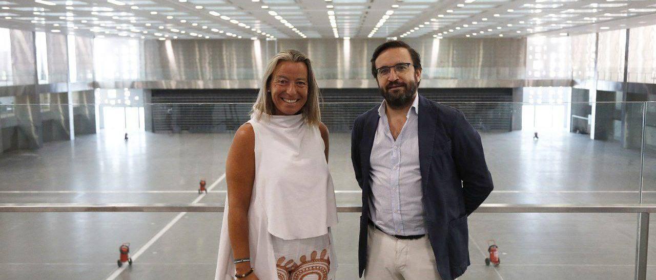 Isabel Albás y Rafael Pérez, en el Centro de Exposiciones, Ferias y Convenciones (CEFC) del Parque Joyero.