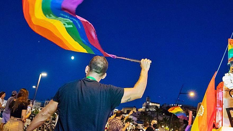 Orgullo trans en el puerto de Ibiza