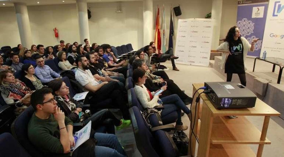 Un momento de la jornada de ayer en el Club Financiero. // J. Lores