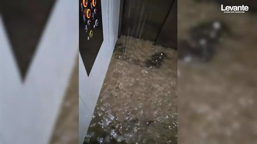 El testimonio de un vecino de València que casi muere ahogado en un ascensor: "Recibimos la alerta tarde"