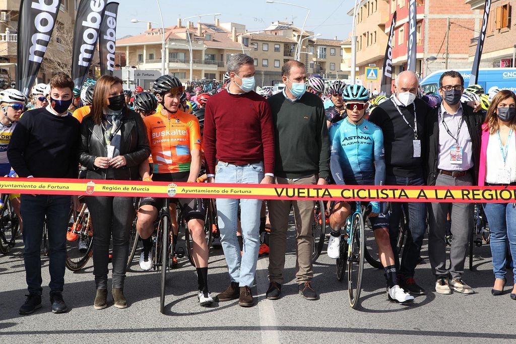 Así ha sido la salida de la Vuelta a Murcia en Fortuna