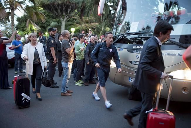 Llegada del Athletic de Bilbao al Hotel Santa ...