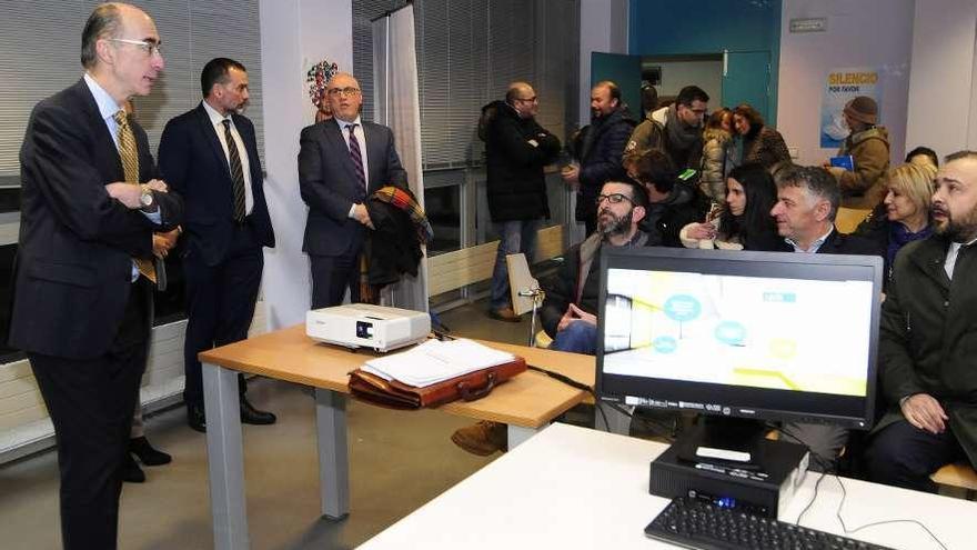 El conselleiro de Sanidade, Jesús Vázquez, en la presentación del futuro centro de salud. // Bernabé/J. Lalín