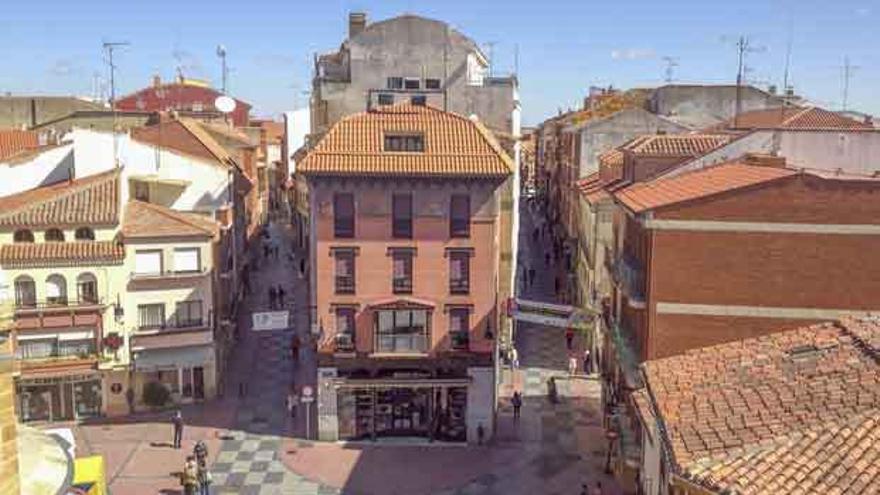 Parte superior del Edificio Torío que esta &quot;en disconformidad&quot; con el planeamiento vista desde Santa María.