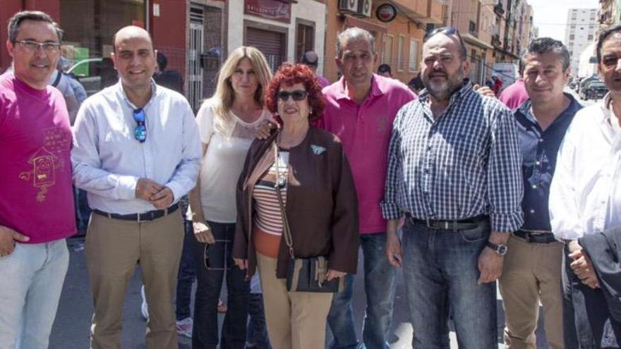 Pilar Castillo, (la cuarta por la izquierda), durante un acto electoral en 2015