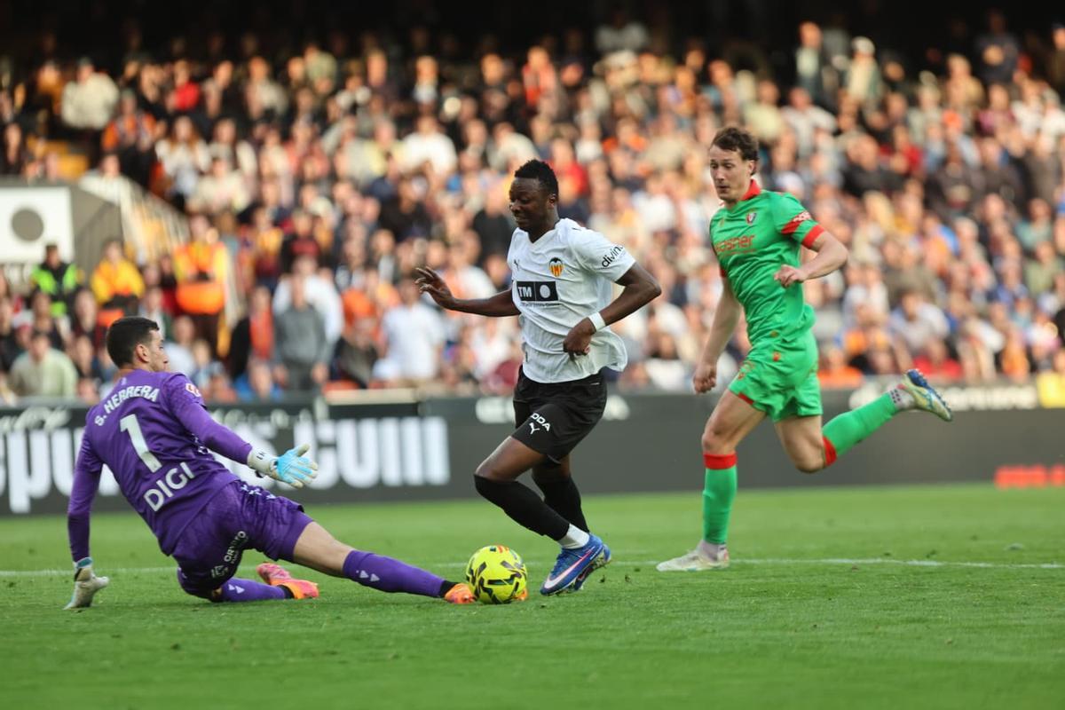 El Valencia CF suma tres puntos en Mestalla