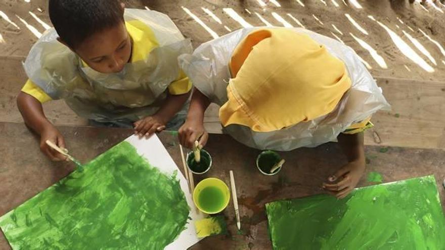 Alumnes de l&#039;escola infantil Twashukuru (illa de Lamu).