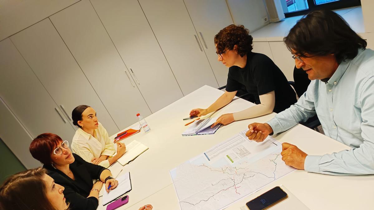 Compromís presiona al ministro Arcadi España por el proyecto Vertido Cero